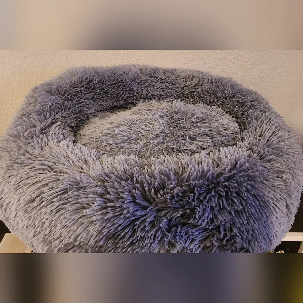 Cozy Round Gray Dog Bed